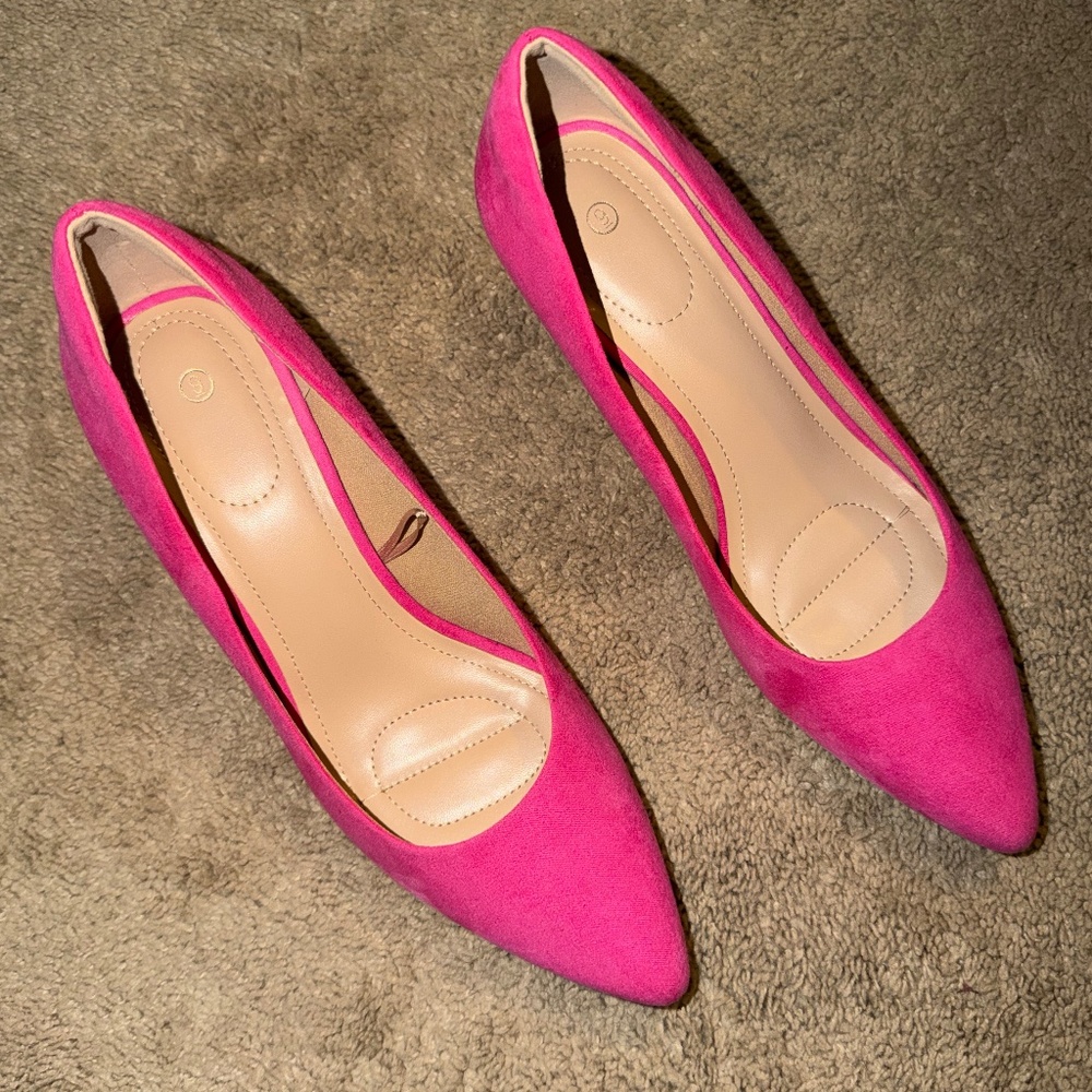 Hot pink, suede heel